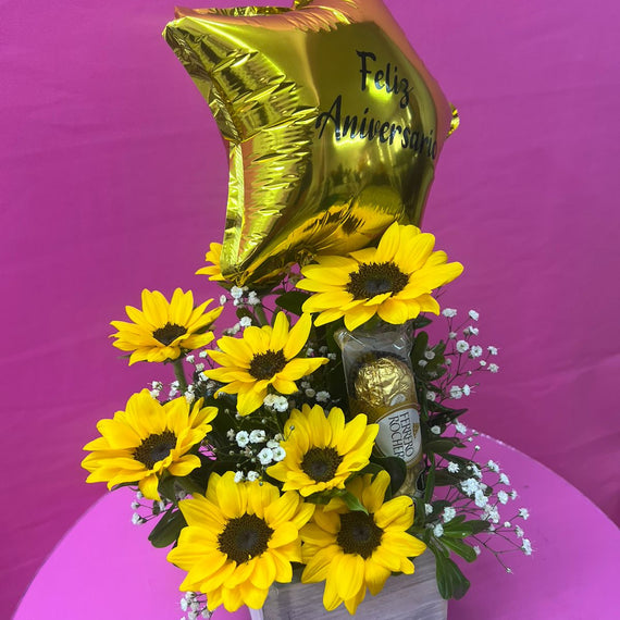 Mini combo girasoles, globo y chocolates