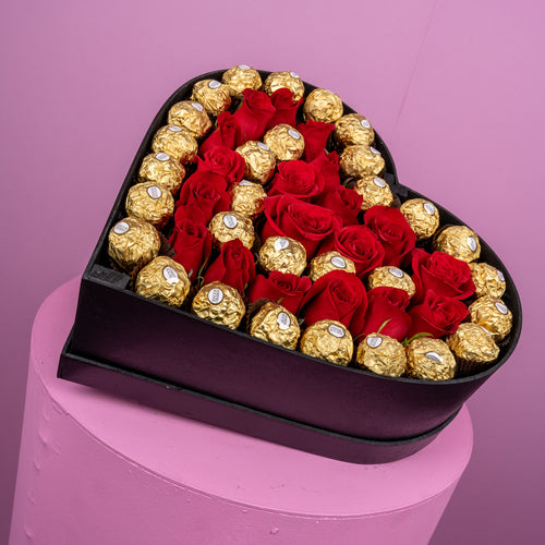 Caja Corazón con 20 rosas y chocolates