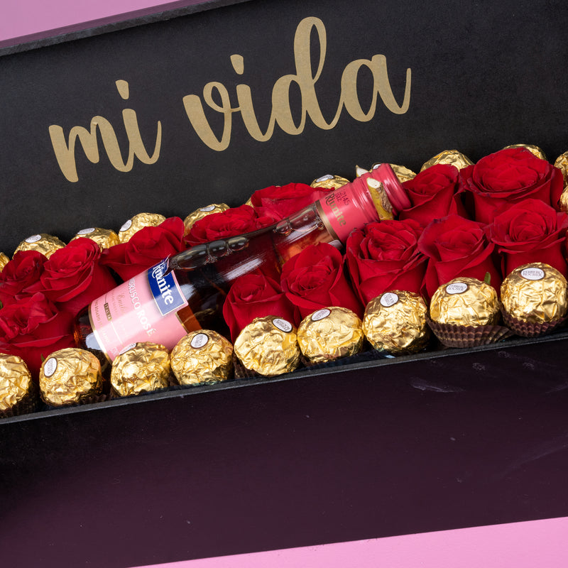 Caja personalizada de rosas.