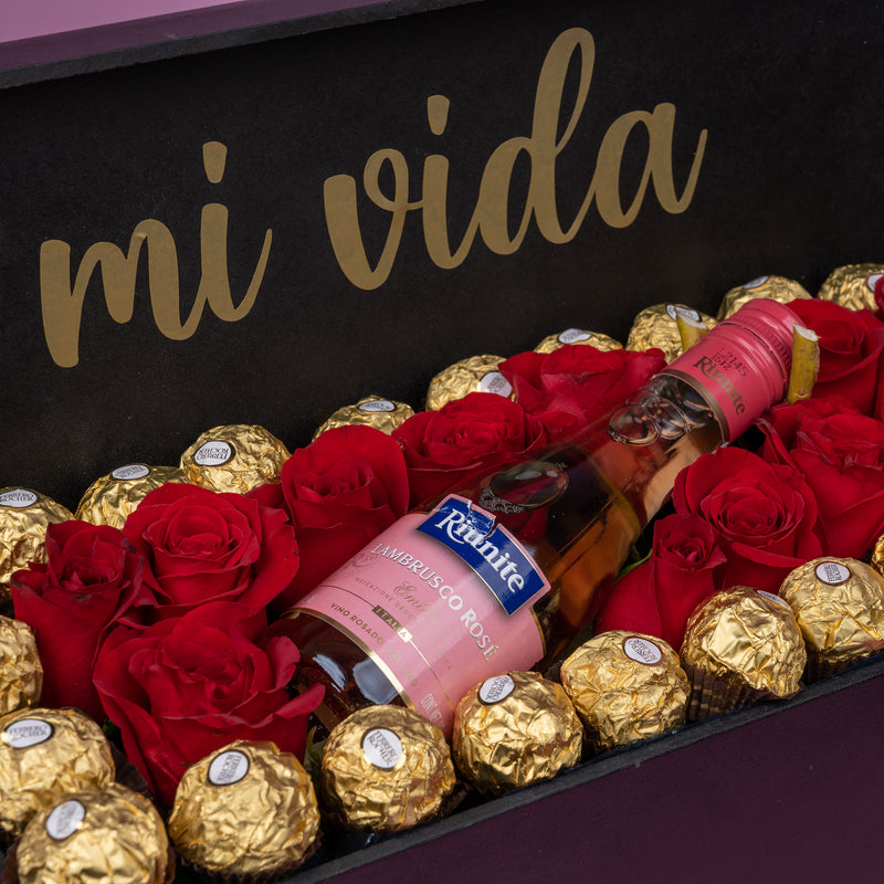 Caja personalizada de rosas.